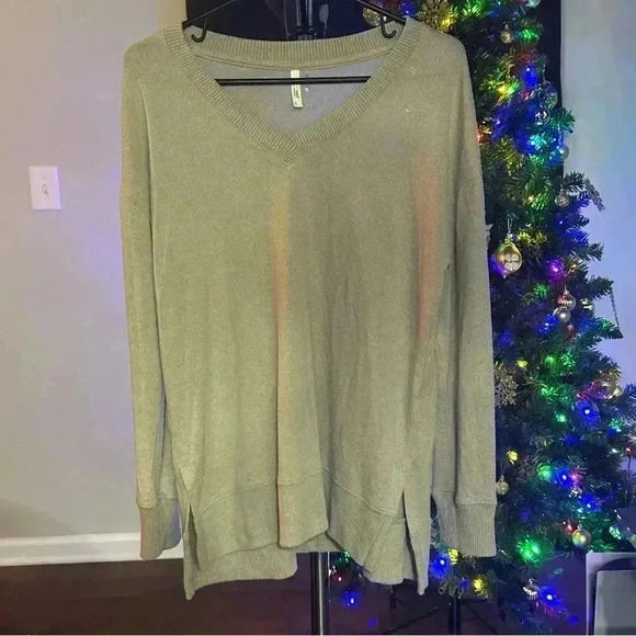Small BE COOL Heathered V Neck Tan Sweater - Picture 7 of 10